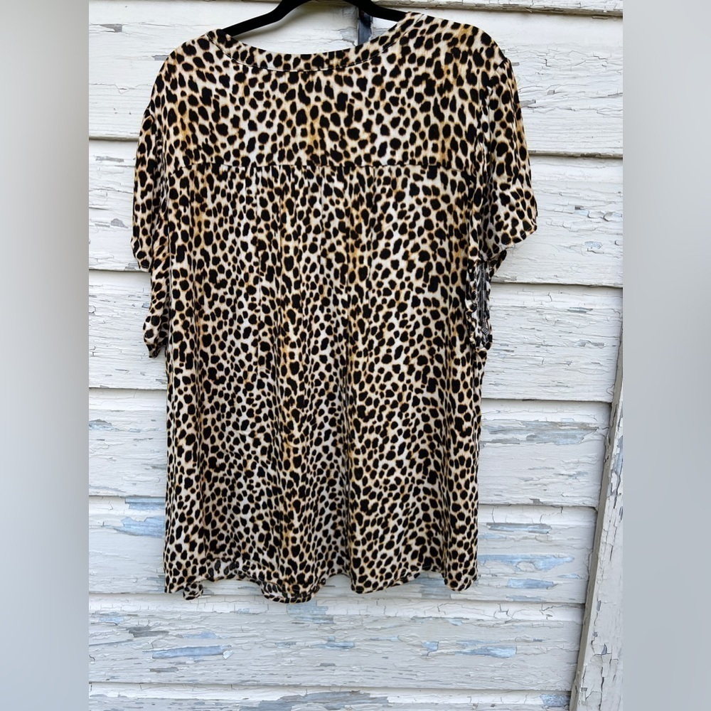 Torrid Leopard Animal Print Mobwife BoHo Blouse Top Size 4 - Picture 6 of 7